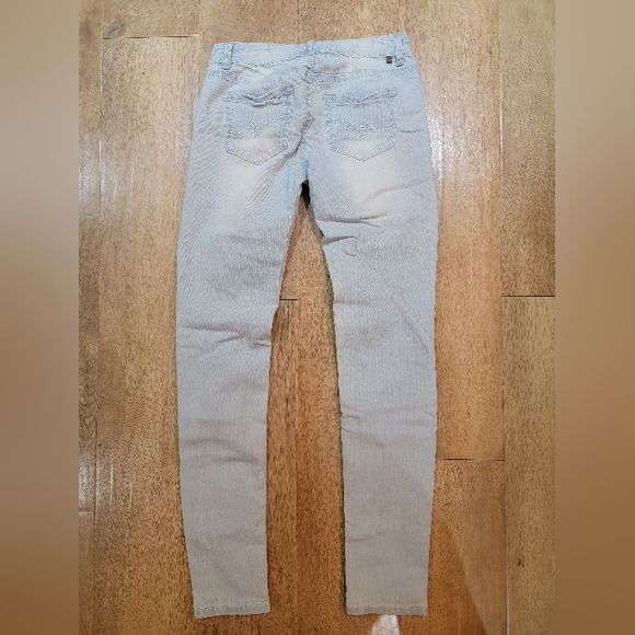 Almost Famous Skinny Distressed Jeans Juniors 5 - Picture 2 of 3